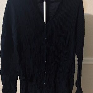 Babette San Francisco ~ Black Crinkle button front top